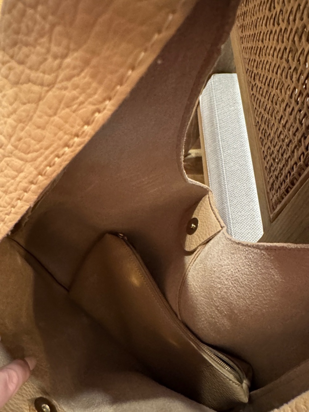 NWOT Fringed Shoulder Hobo Bag in Tan - Picture 3 of 5